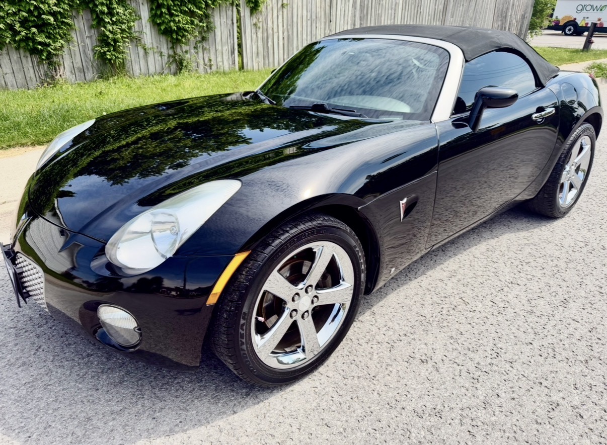 Black Pontiac Solstice exterior detailing result